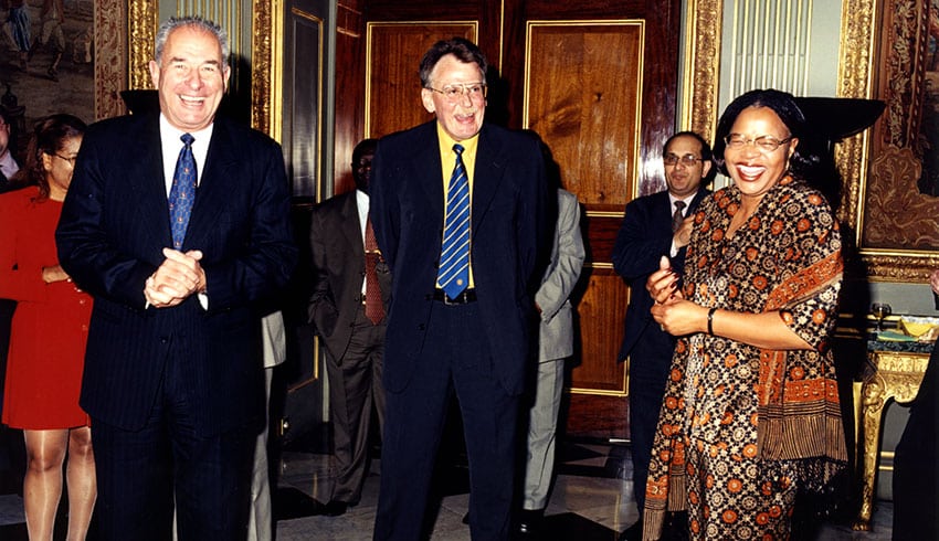 Mrs Graça Machel, Commonwealth Lecture 2001